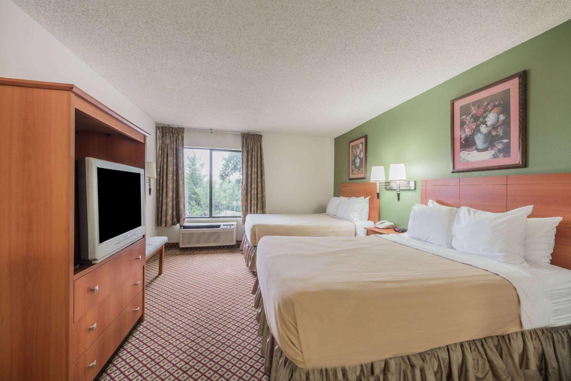 Super 8 By Wyndham Fort Worth Downtown South Eksteriør billede
